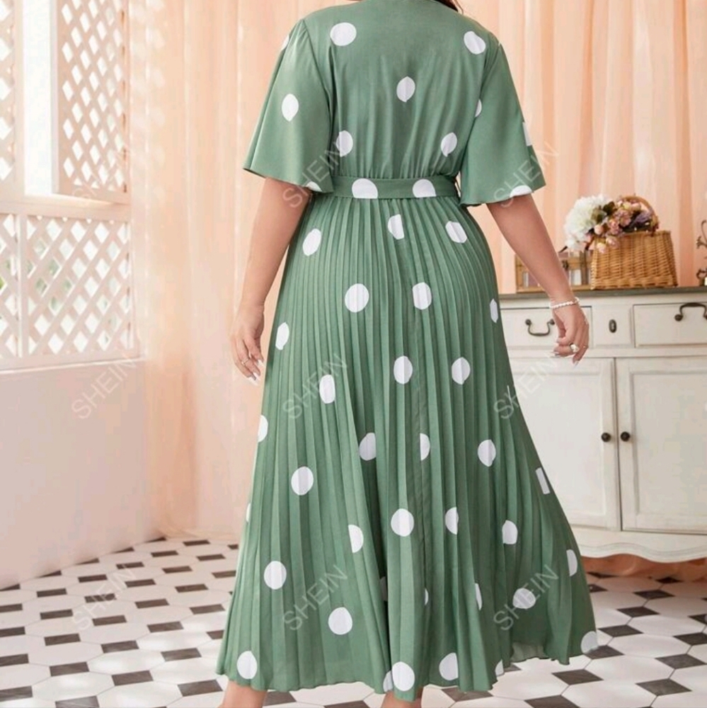 Mulvari Plus Polka Dot Print Butterfly Sleeve Pleated Belted Dress - Picture 2 of 2